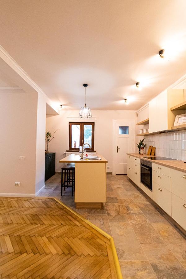 Castel'Or Residence Брашов Екстериор снимка